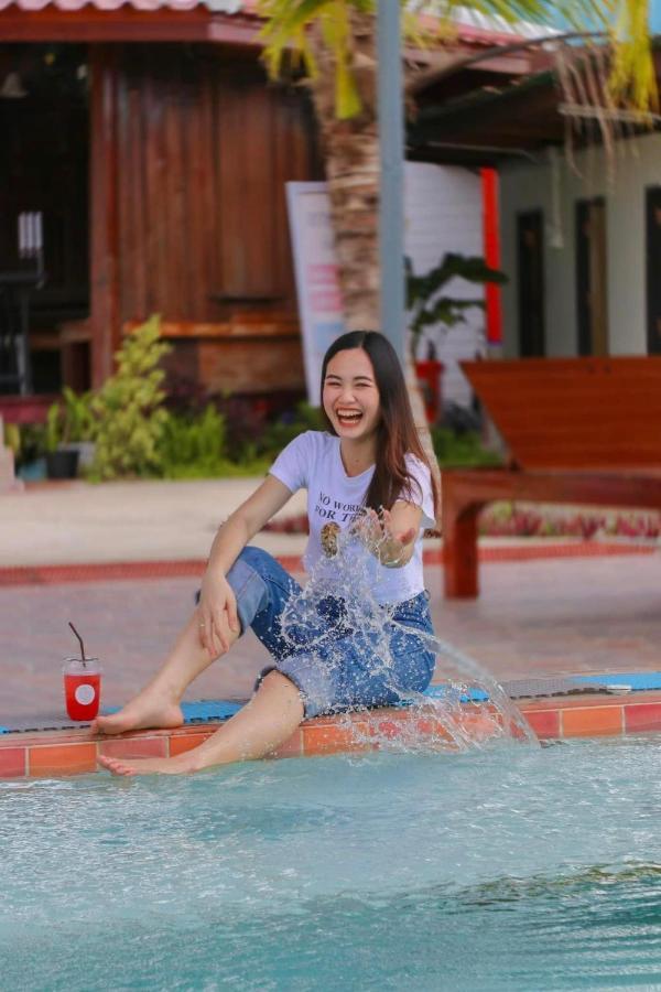 Srihome ยายศรีโฮมแอนแคมป์ปิ้ง Ban Don Tum Exterior foto